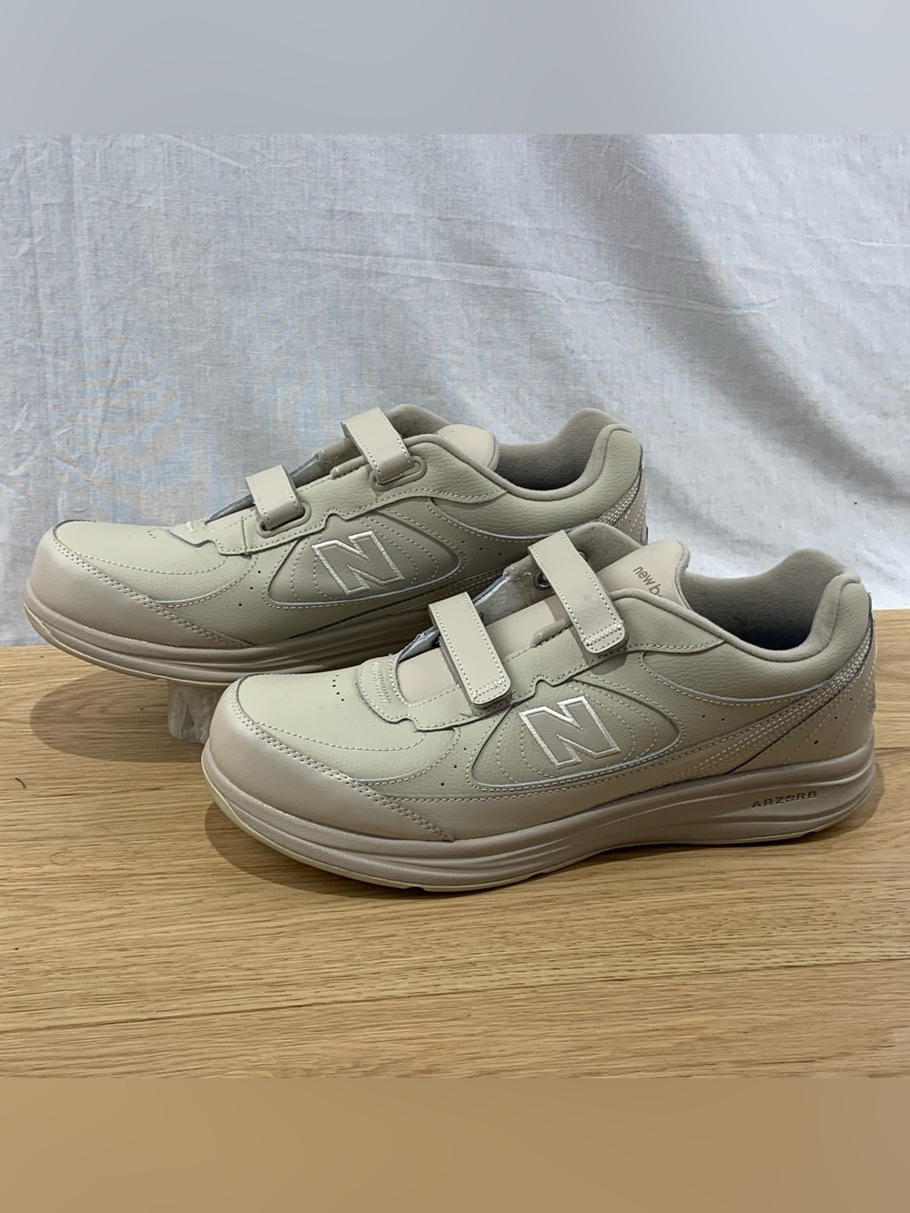 New Balance 577 Men’s Size 14 2E (WIDE) Beige Leather Walking Shoes (no insoles)